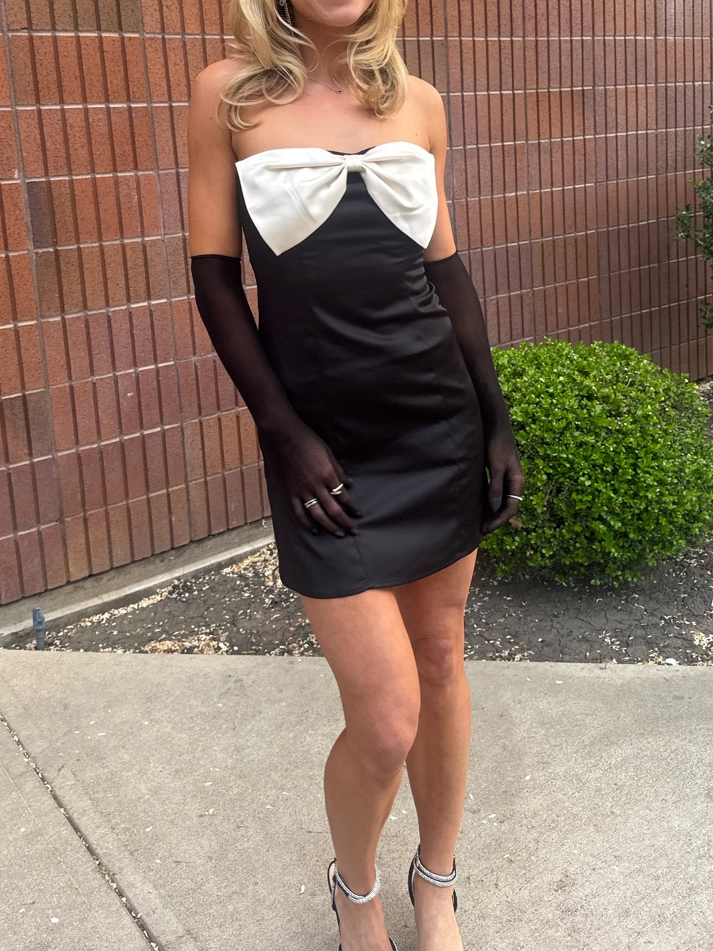 Kesy Bow Tie Mini Dress Black